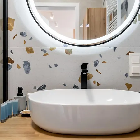 Apartment Korfantego Premium 44a By Bookinghost Katowice