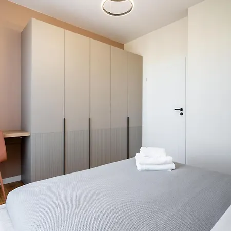 Korfantego Premium 44a By Bookinghost *